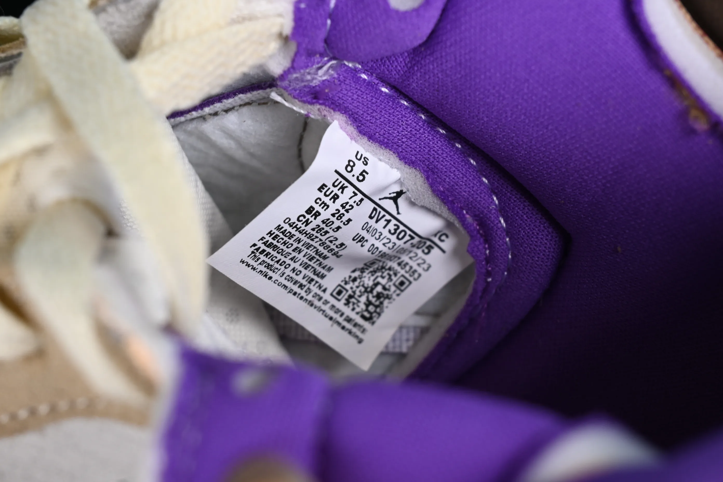 All categories Air Jordan Jordan series basketball shoes Air Jordan 1 High Air Jordan 1 Zoom CMFT AJ1 Joe 1 gray and purple color matching DV1307-205